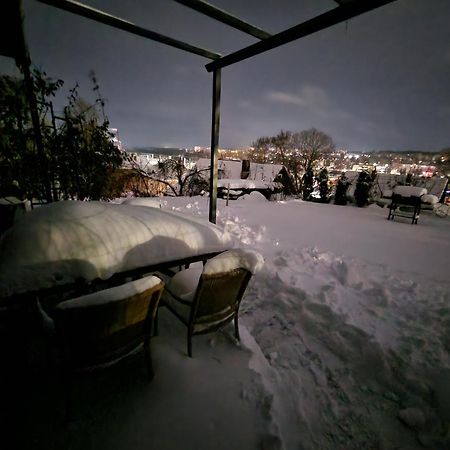 Hillside View House With Garden, Private Parking, Quiet Location - 12 Min To Old Town Anytime, Long Stays Welcome Vilnius Ngoại thất bức ảnh