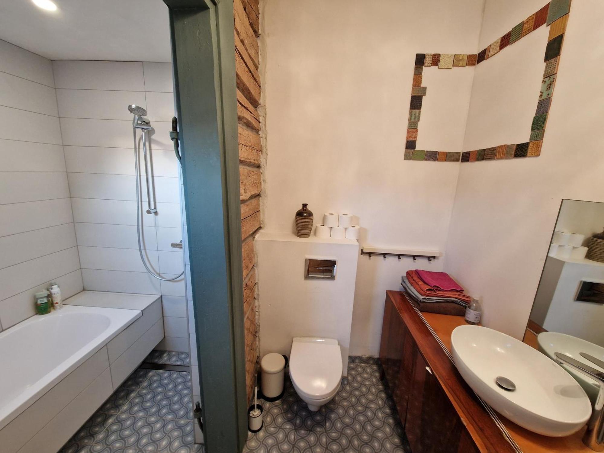 Hillside View House With Garden, Private Parking, Quiet Location - 12 Min To Old Town Anytime, Long Stays Welcome Vilnius Ngoại thất bức ảnh